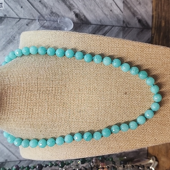 Faceted Aqua Hand Knotted  20 Inch Necklace Set. Aprilsplace Chicken - Picture 2 of 7
